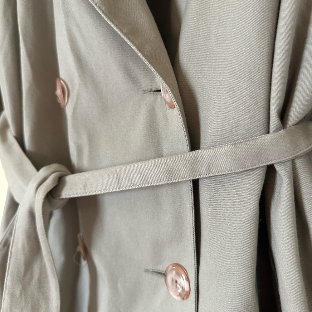 Classic Tan Trench Coat - Picture 3 of 14
